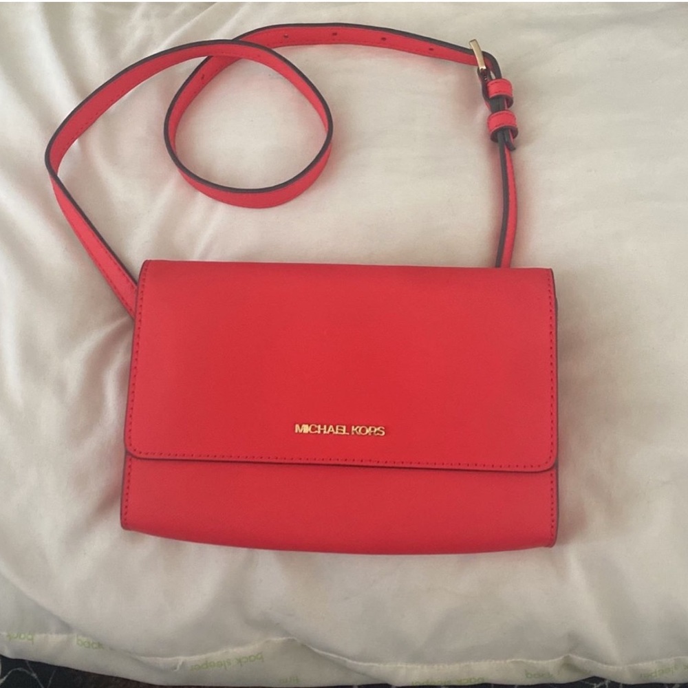 Micheal Kors crossbody bag